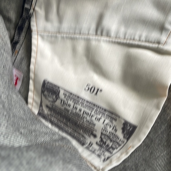 Men’s Levi Jeans - Picture 5 of 6